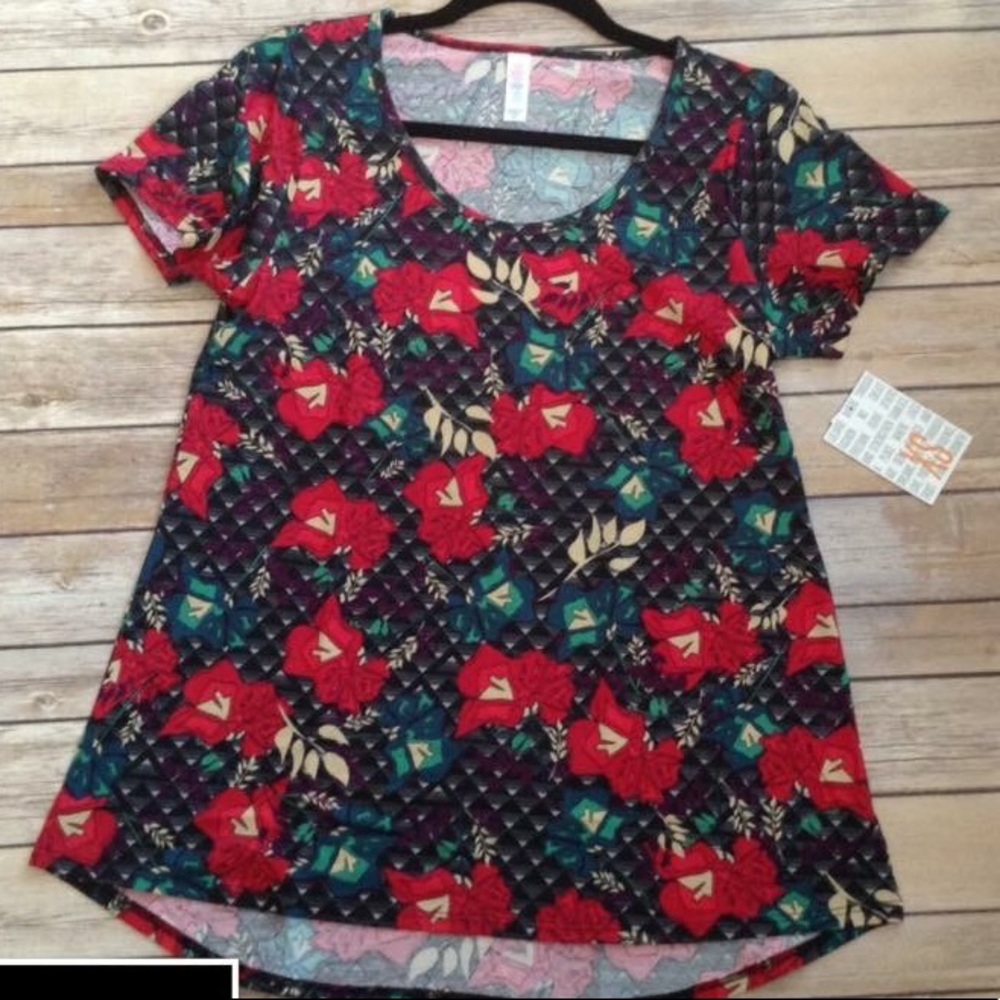 LuLaRoe Classic T.